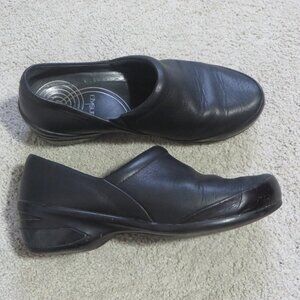 Dansko Women's Clogs/Shoes Size 39/9/8.5 Slip-on Soft Black Leather #7604020200
